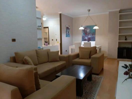 Erina Luxury Apartment Tiranë Ngoại thất bức ảnh