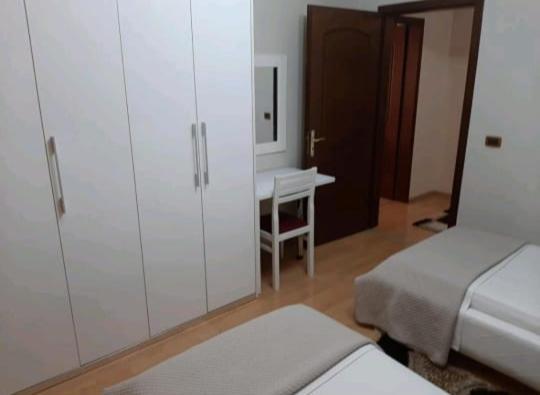 Erina Luxury Apartment Tiranë Ngoại thất bức ảnh