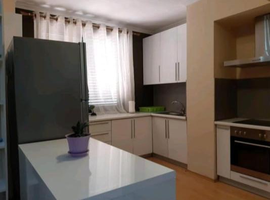 Erina Luxury Apartment Tiranë Ngoại thất bức ảnh