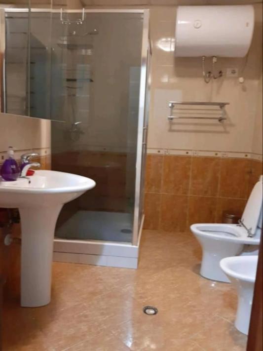 Erina Luxury Apartment Tiranë Ngoại thất bức ảnh